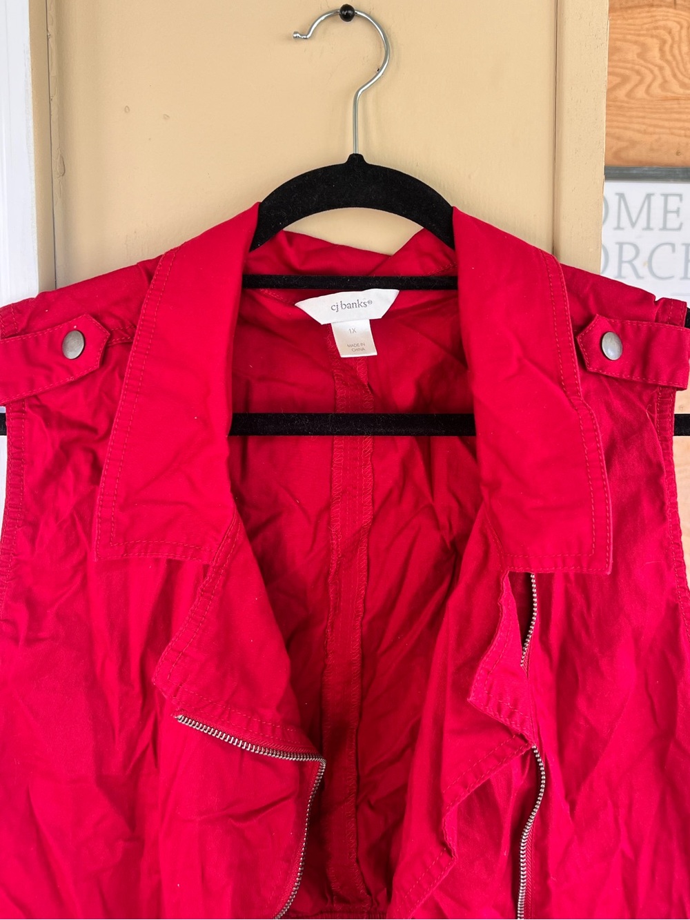 Red Utility Vest 🍒 - Picture 5 of 7